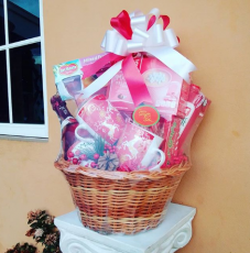 Beautiful Ribbon Gift Basket For Speacial Occassion