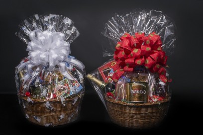 Decorative XL Jumbo Holiday Gift Baskets in Jamaica